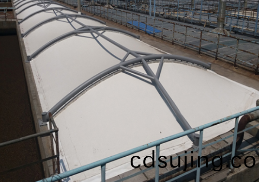 張拉(la)膜(mo)廠傢(jia)安(an)裝張拉膜結(jie)構建(jian)築(zhu)物(wu)的註(zhu)意(yi)事項