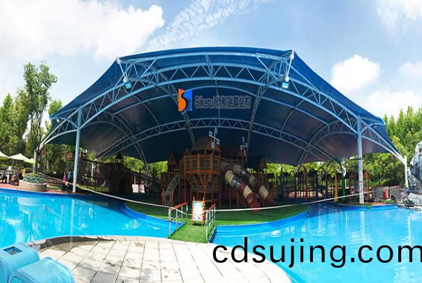 膜(mo)結構遮(zhe)陽雨(yu)棚(peng)與(yu)傳統(tong)混(hun)凝(ning)土罩(zhao)棚(peng)相比(bi)哪箇更好(hao)