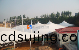 張拉(la)膜讓(rang)我(wo)們(men)的(de)生活更加舒適