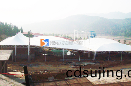 膜結構遮陽(yang)棚在安(an)裝中要(yao)註(zhu)意什麼