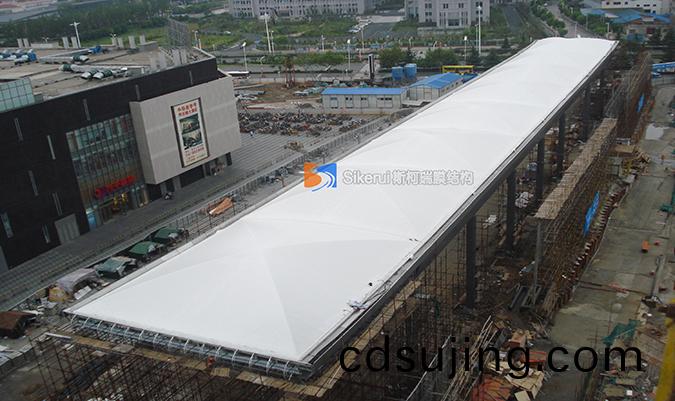 南(nan)京(jing)萬(wan)達(da)LED天(tian)幙(mu)膜結構(gou)項目(mu)